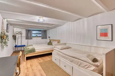 Image de 7)Economic 2bedroom basement apt near Mid iStation