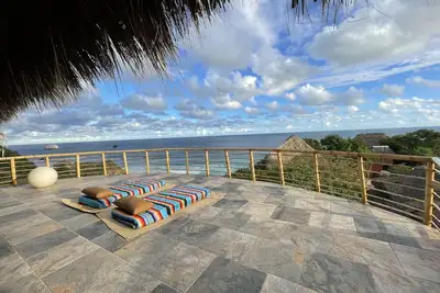 Image de Ocean view, Private and Sacred house, 5 mins walk to the beach