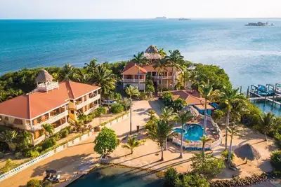 Image de Caribbean Waterfront 2b/2b Placencia Village Condo With Pool!