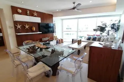 Image de 3b /2b Luxury Beach Front Condo with Private Deck and Ocean Views