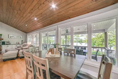 Image de Modern Kentucky Lake Home w/ Deck, Dock, View