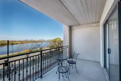 Image de •Parking •Balcony •Heart of Downtown •20min‣beach