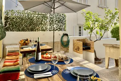 Image de Charming Villa in the City Center w/ Outdoor Patio! Freeparking