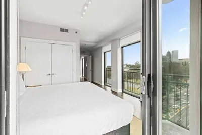 Image de 8th Floor City View Condo in Midtown Atlanta