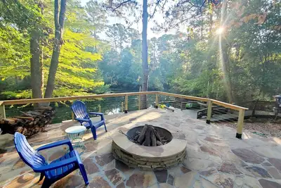 Image de ★Bluegill Cottage★ by the lake - Kayak, pedal boat, fishing, private dock