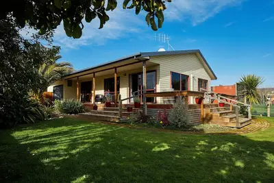 Image de Spacious 2 Bedroom Cottage with Awesome Mountain View