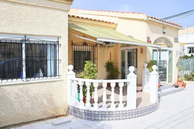 Image de Villa de luxe indépendante près d'Ameniti avec terrasse privée, Wi-Fi et climatisation