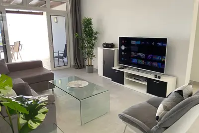 Image de Stunning front line 2 bedroom apartment.