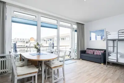 Vacation apartment Strandkoje with balcony in Haus Baltic in Grömitz