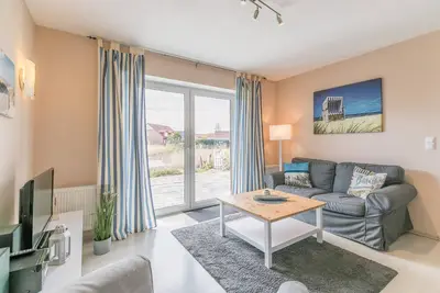 Image de Haus am Teich 1, beautiful vacation apartment by the pond.