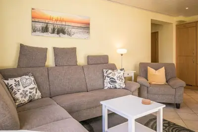Image de House Strandbriese Whg. 1, for 4 persons and dog, near the Perlebucht.