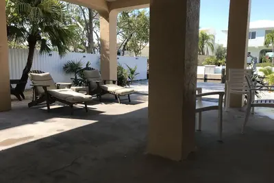 Image de Canal Front Beautifully Renovated Home w/ Great Deck, Private Boat Ramp + Wi-Fi