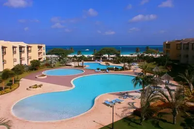 Image de Panoramic Views at Oceania! 2 bedroom\/2 bath condo