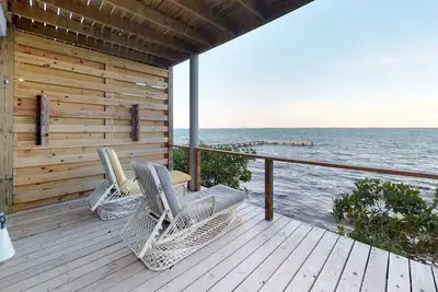 Romantic Oceanfront Cabana w/ En-Suite Bath, A/C, & Incredible Ocean Views