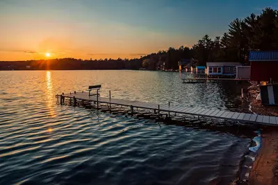 Image de Cottage House on Little Hills Lake; Beach, Pier, Kayaks, Paddleboards & more