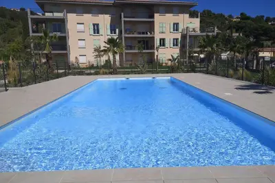 Image de Appartement T3 62 M² avec  Terrasse Jardin 62 M²  Piscine  Climatisation