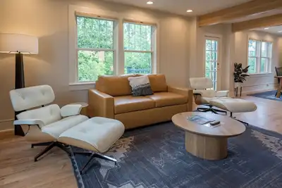 Image de Spacious 2 Bedroom Apartment with Private Balcony