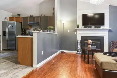 Image de Charming 2br\/2ba ranch in Durham w\/Office & Yard