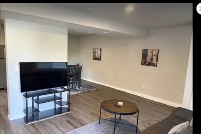 Image de KentRenton-EntireLowerUnit Duplex with Large Yard
