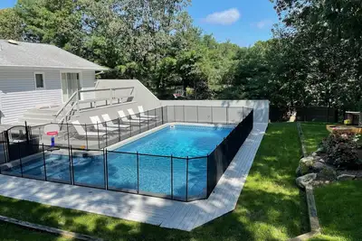 Image de A Private & Relaxing Southampton Getaway w/ pool and more