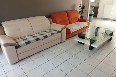 Image de Maison de location pour 6 pers, proche de la mer, centre et des commodités.