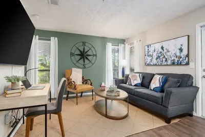 Image de Hoover Oasis: 2br Apartment with Pool & Gym