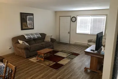 Image de Tidy Country Cottage 5 minutes outside of Cody