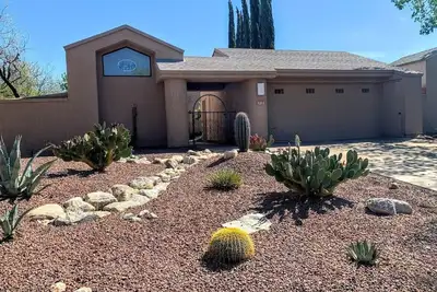 Image de 2 Master bedrooms - Serene Neighborhood - Close to Tmc and The Loop