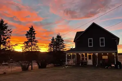 Image de Nemo Farmhouse on Centennial Trail With a View