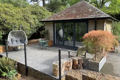 Image de The Observatory Annexe, pet friendly, with a garden in Dorking