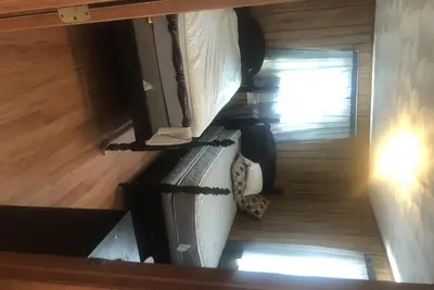 Image de 14 Gookin Ct - Rustic beach cabin - 3 min walk to beach!