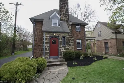 Image de Red Door Tudor in Historic Newport Glen/ Mill Creek Park