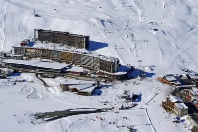 Image de 20m du centre station, 5ème étage, vue lac/montagne, balcon, télévision, casier à ski, 55m², Tignes