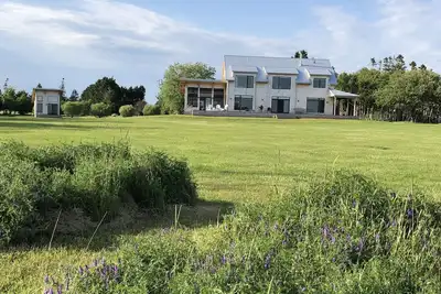 Image de South Shore Bliss- Bright, Spacious Oceanfront Retreat with Private Golf Green