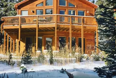 Image de Sled down driveway! 40min to Breckenridge, on an acre, \nStarlink wifi, Hot tub