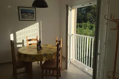 Image de T2 entre mer et montagne avec piscinette et jardin privés