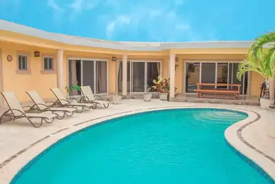 Image de 3bd 3bth guest-friendly villa with pool in gated residence. Free shuttle bus!