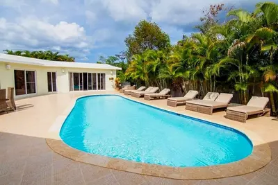 Image de 9bd guest-friendly complex with private pools, free bus to town, tennis court