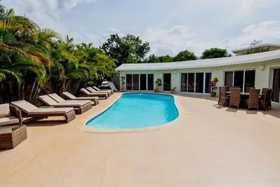 Image de 12bd guest-friendly complex in Casa Linda, 3 pools, tennis, free shuttle bus