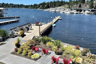 Waterfront condo in downtown Bellevue