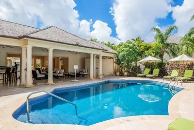 Mullins. St Peter. Stunning Villa. 5 minutes from Mullins Beach