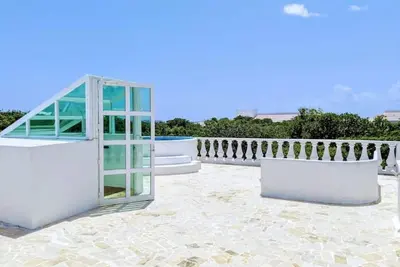 Image de Second Two-Story Castle