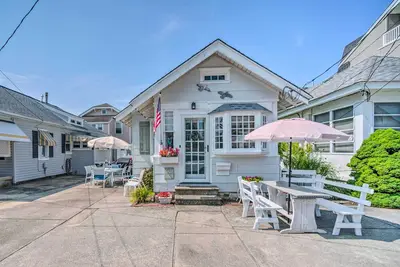 Image de Darling Ocean City Cottage, 2 Blocks to Beach!