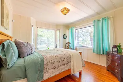 Image de Cozy home amongst a vineyard near lakes and a Casino