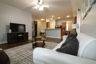 Image de Beautiful and Spacious 3bd/2bth House close to Airport and Downtown