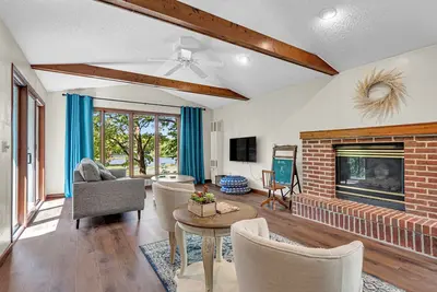 Image de Serene Lake Front Cottage With Dock… Walk to Road America