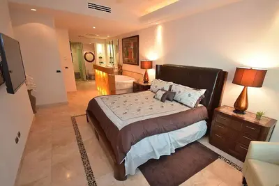 Image de Tessoro 1002 3 Br 2 Ba Next to the Pool