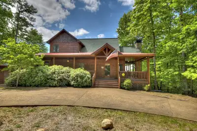 Image de Outdoor Fireplace, Hot Tub, Fire Pit