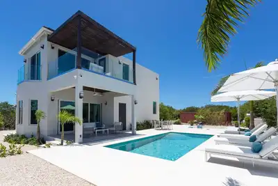 Image de Modern 2 Bedroom Luxury Villa With Stunning Sea Views of Chalk Sound