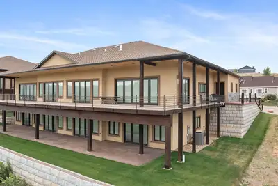 Image de Spacious w/ Amazing View, Large Deck Spacious Open Plan Near Spearfish